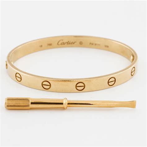 CARTIER Love Bracelet .